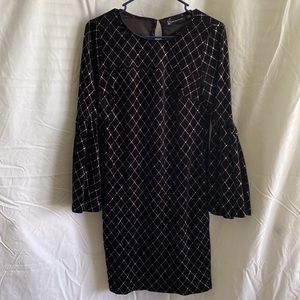 NY&CO sheath dress, bell sleeves, round neck. Velvet, glitter lattice designs.